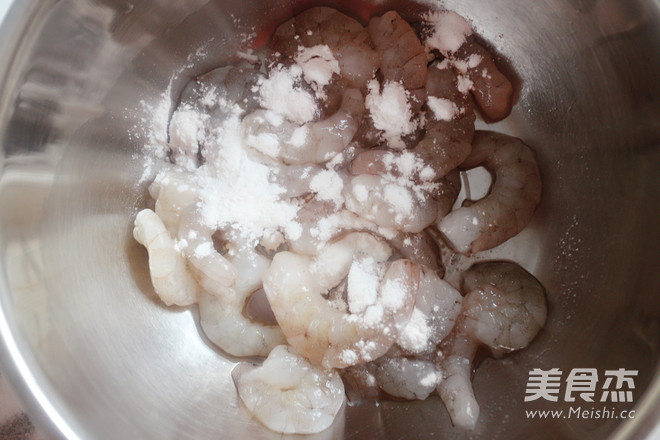 滑蛋虾仁的做法步骤:3