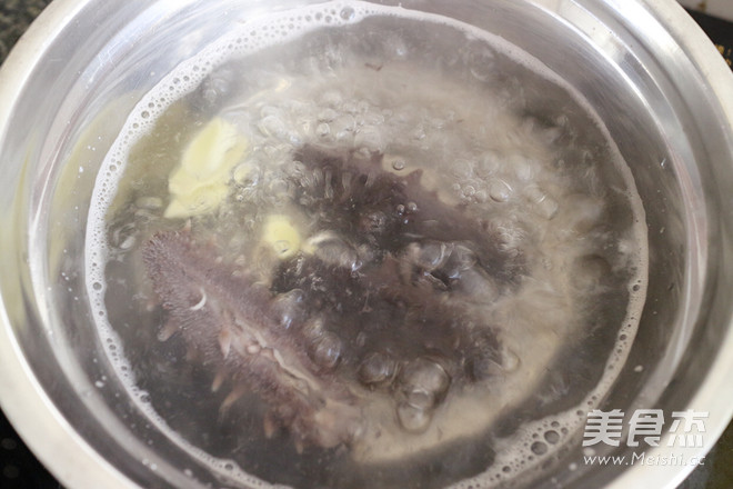 香菇烧海参的做法步骤:2