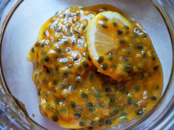 百香果冰糖蜂蜜柠檬的做法步骤：6