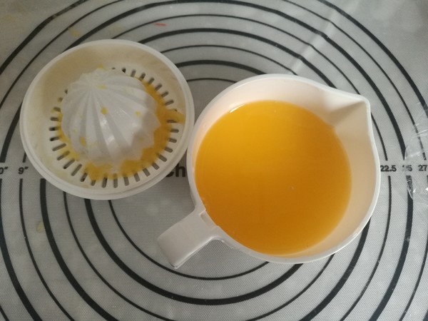 香橙海绵小蛋糕的做法步骤:2