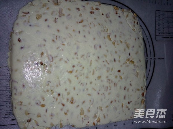 牛轧糖的做法步骤:8