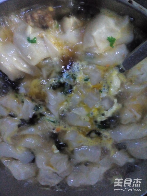 蟹黄馄饨的做法步骤:13