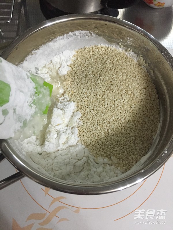 软糯豆沙/糯米老婆饼的做法步骤：4