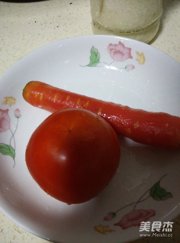 番茄胡萝卜羹的做法步骤：1