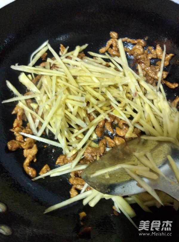 仔姜肉丝的做法步骤：5