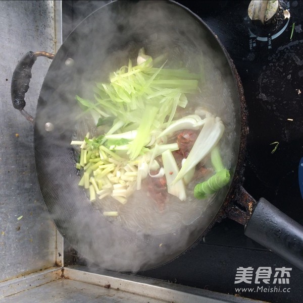 酸辣粉的做法步骤:5