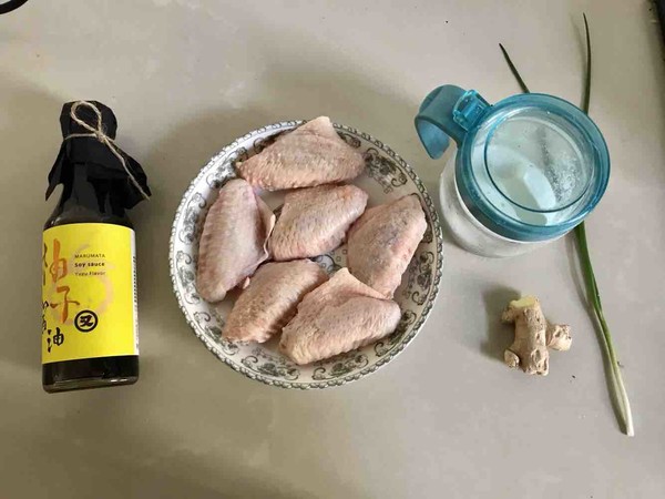 简单美味的柚香鸡翅的做法步骤：1