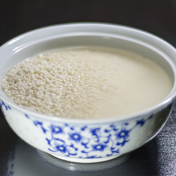蒸糯米、黑米饭（可作寿司饭）的做法步骤：1