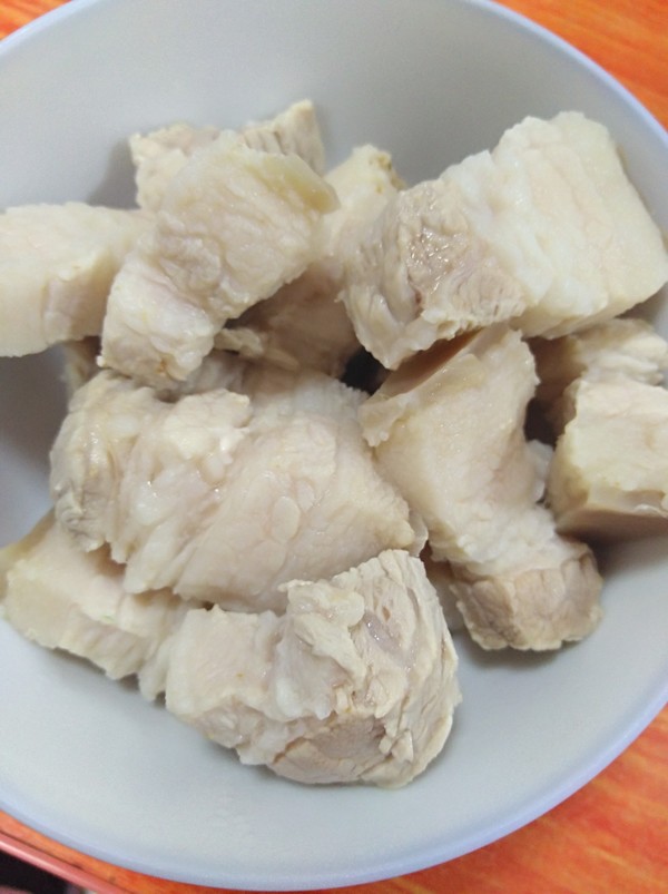 土豆烧红烧肉的做法步骤:3