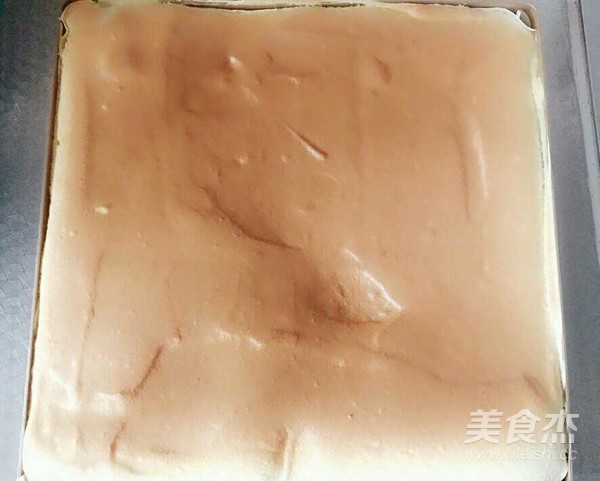 草莓奶油蛋糕卷的做法步骤:10