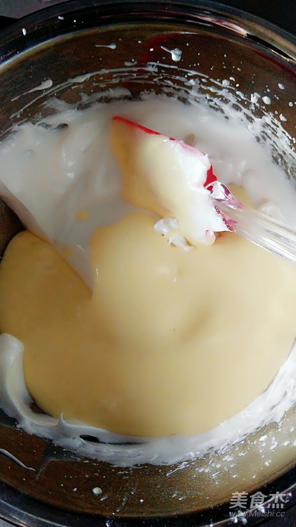 六寸心形戚风蛋糕的做法步骤:8