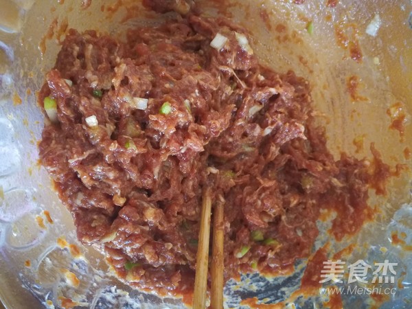 猪肉大葱馅馄饨的做法步骤：1