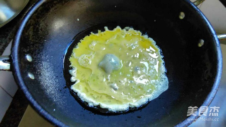 韭菜炒鸡蛋的做法步骤：2