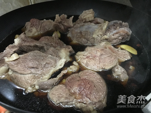 卤牛肉的做法步骤：7