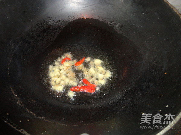 苹果炖鸡翅的做法步骤:2