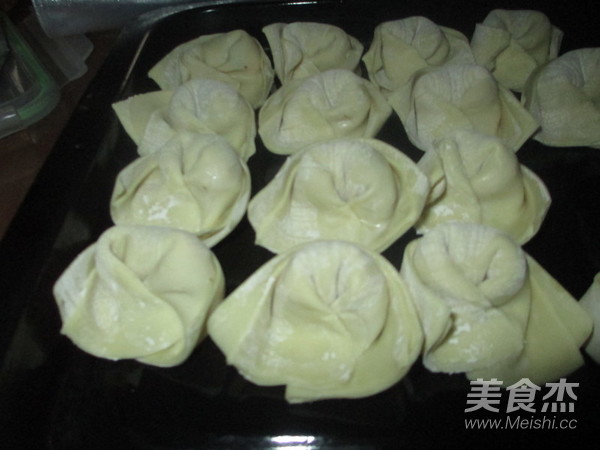 虾仁香菇大馄饨的做法步骤:11