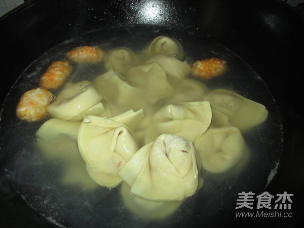 虾仁香菇大馄饨的做法步骤:13