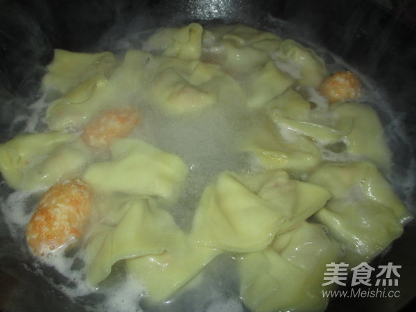 虾仁香菇大馄饨的做法步骤:16