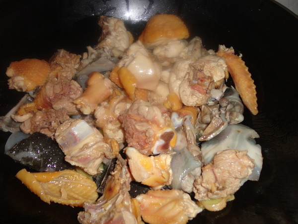 红烧甲鱼鸡块煲的做法步骤：11
