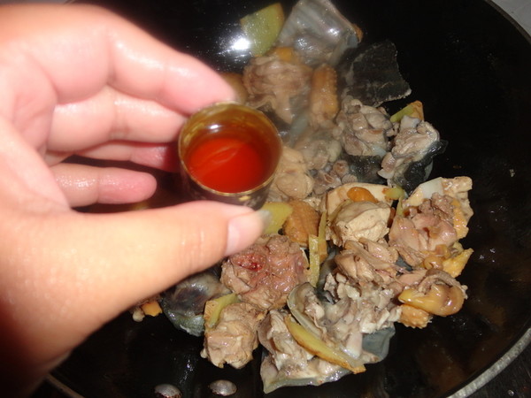 红烧甲鱼鸡块煲的做法步骤：12