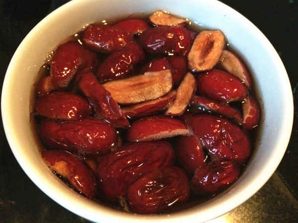 枸杞红枣豆浆汁的做法步骤：1
