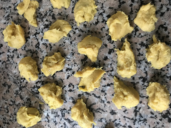 榴莲冰皮月饼的做法步骤：15