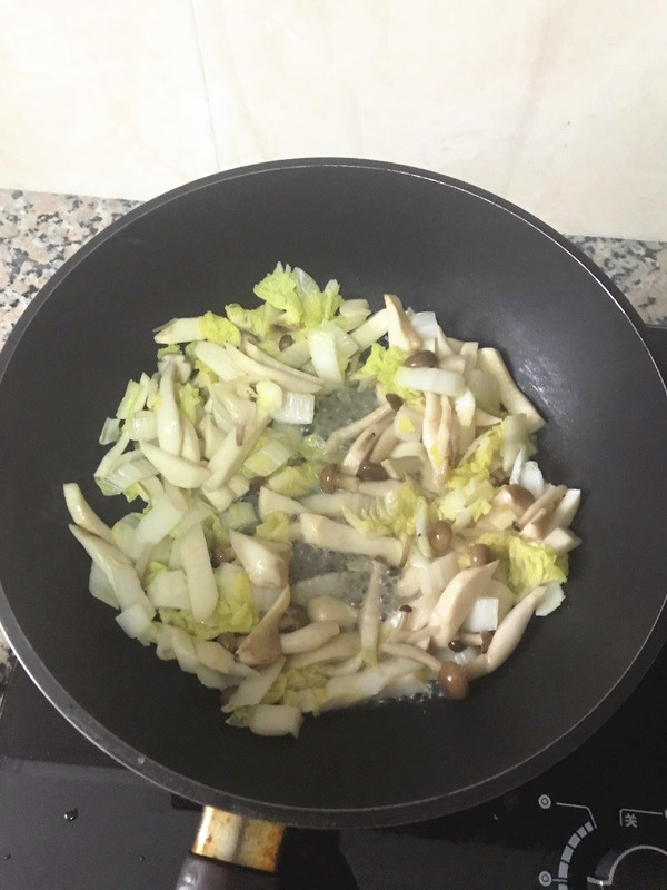 白菜双菇绘年糕的做法步骤:5