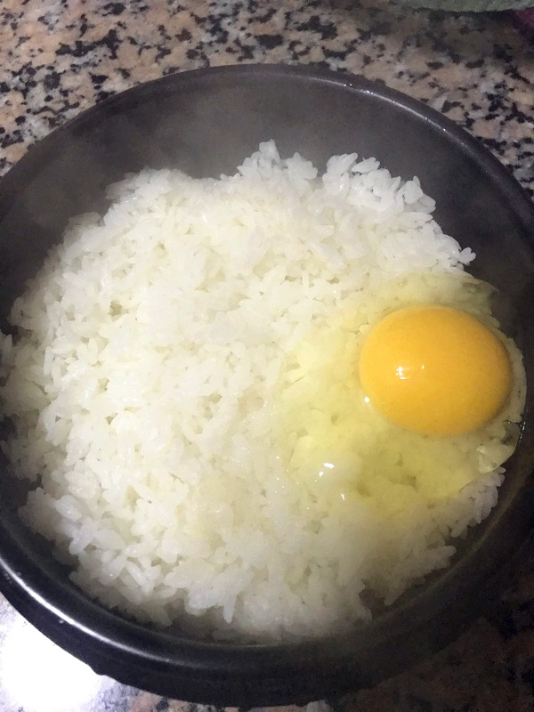 快手鸡翅窝蛋煲仔饭的做法步骤:7