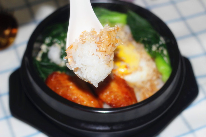 快手鸡翅窝蛋煲仔饭的做法步骤:11