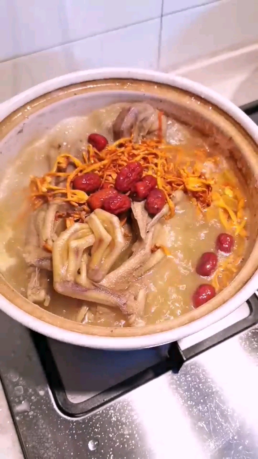 虫草老鸭煲的做法步骤：5