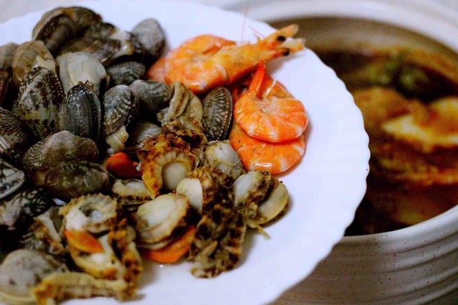 海鲜什锦火锅的做法步骤:18
