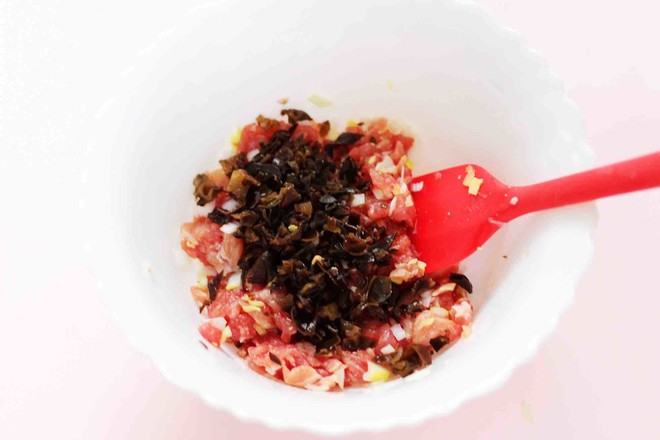 白菜海虹肉丁饺子的做法步骤:4