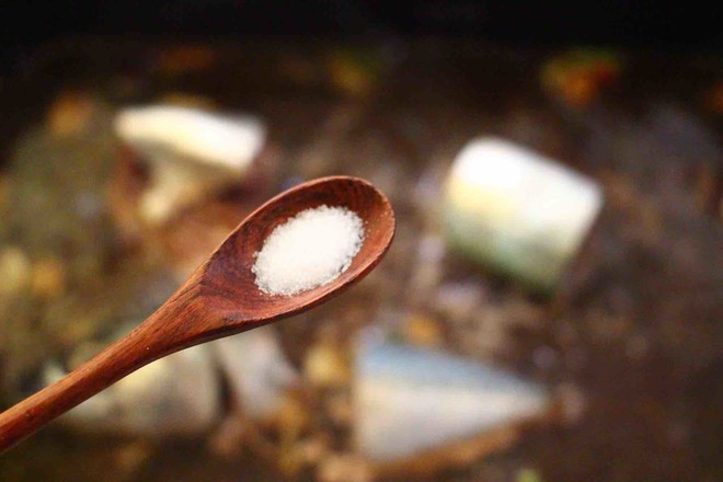 啤酒焖鲐鱼小白菜的做法步骤:12