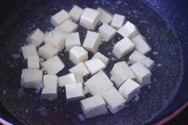 双椒烩双色豆腐的做法步骤:4