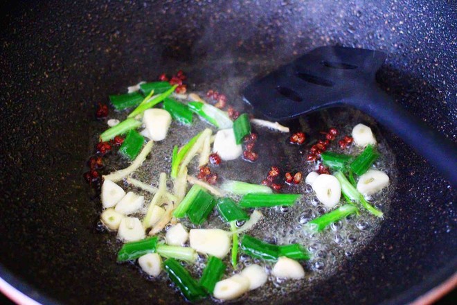 双椒烩双色豆腐的做法步骤:6