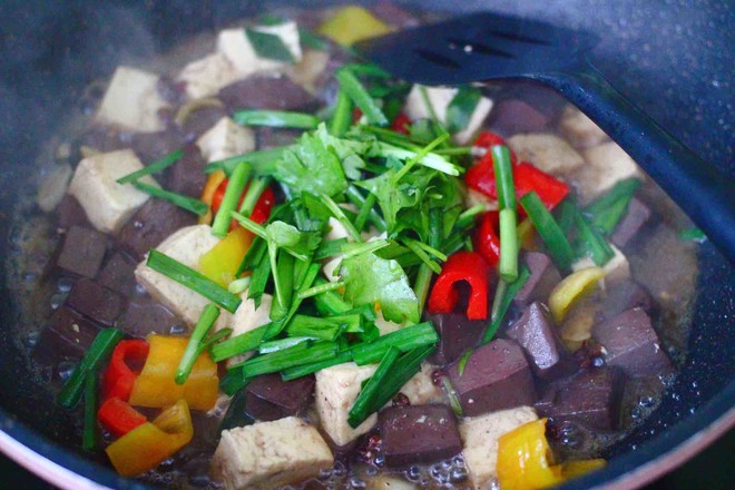 双椒烩双色豆腐的做法步骤:15