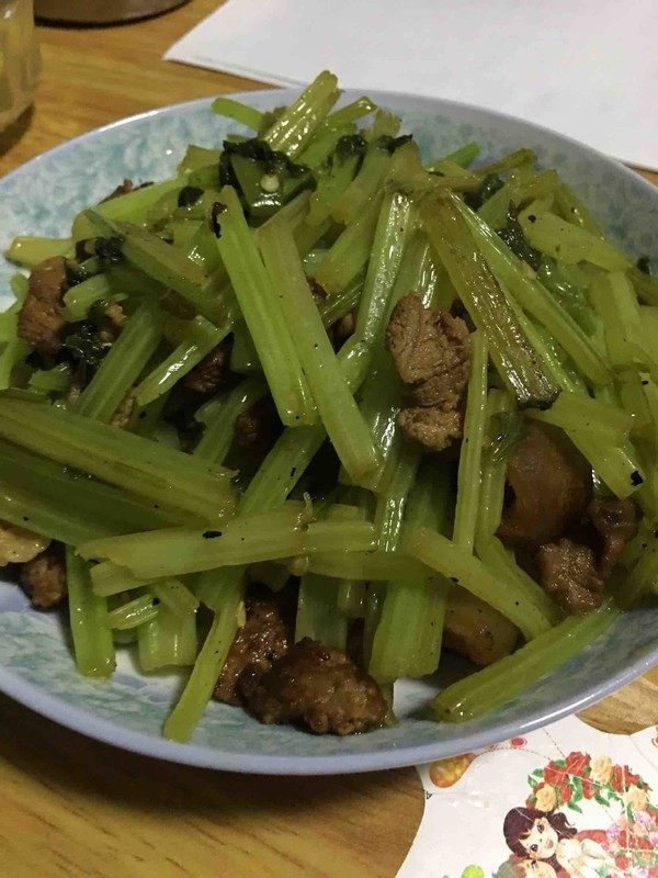 芹菜炒肉的做法步骤：7