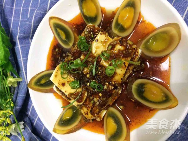 豆腐拌皮蛋的做法步骤:12