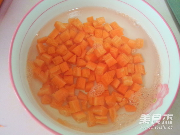蛋炒饭的做法步骤:2