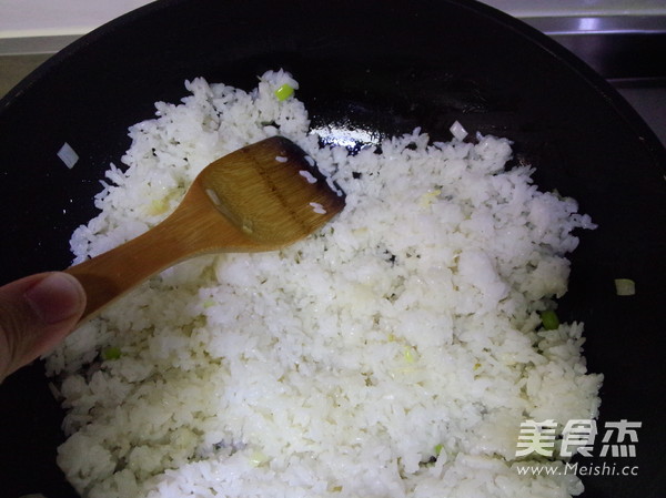 蛋炒饭的做法步骤:9