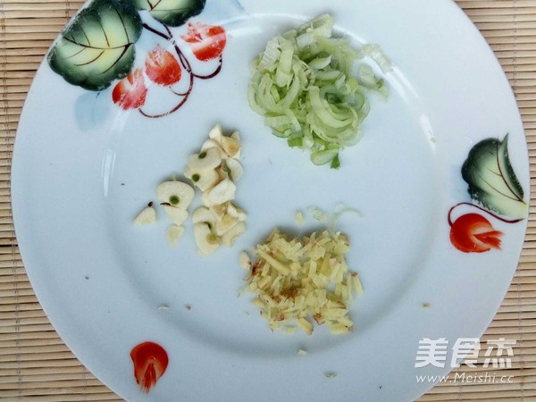 香菇白菜芯的做法步骤:4