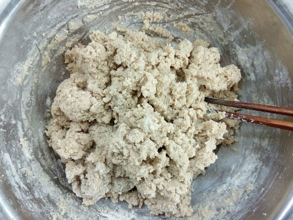 火腿白菜炒莜面的做法步骤:2
