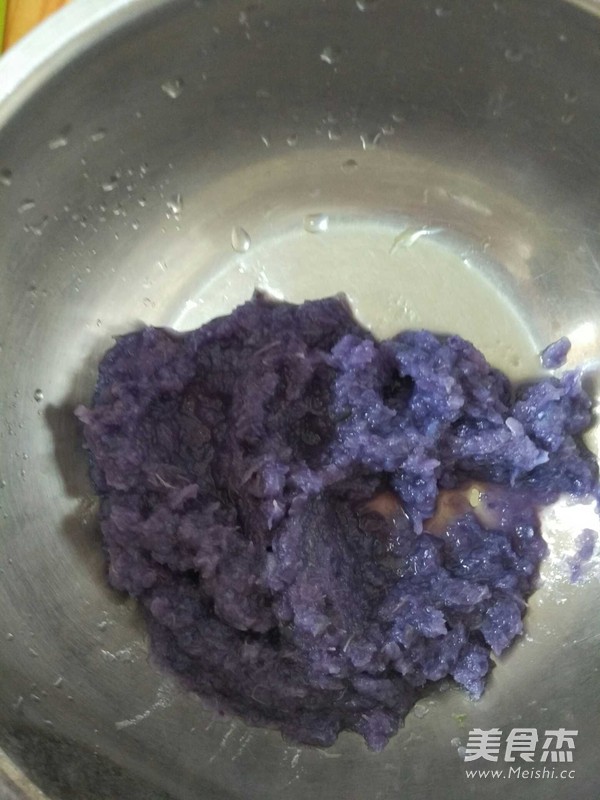 紫甘蓝小饺子的做法步骤：1