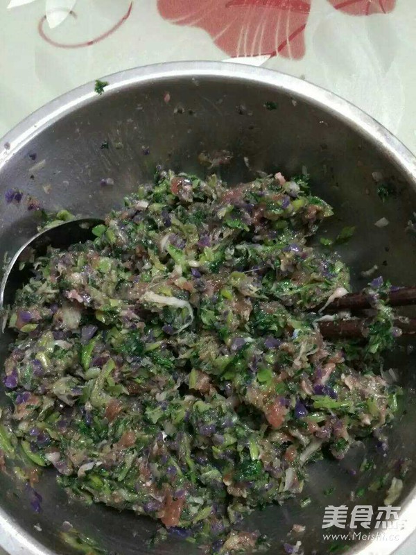紫甘蓝小饺子的做法步骤:3