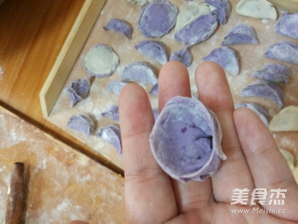 紫甘蓝小饺子的做法步骤:5