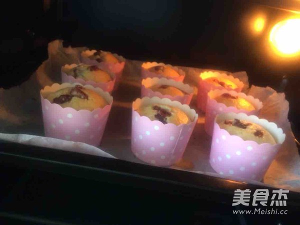 纸杯蛋糕的做法步骤:6