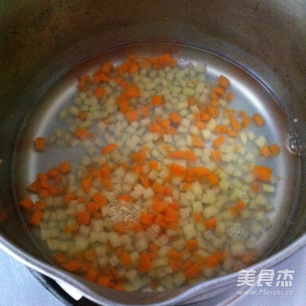 黑椒培根土豆炒饭的做法步骤:4