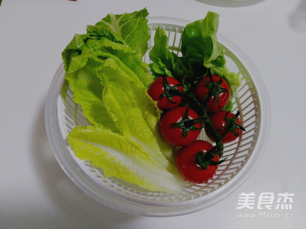 沙拉佐番茄莎莎酱的做法步骤：1