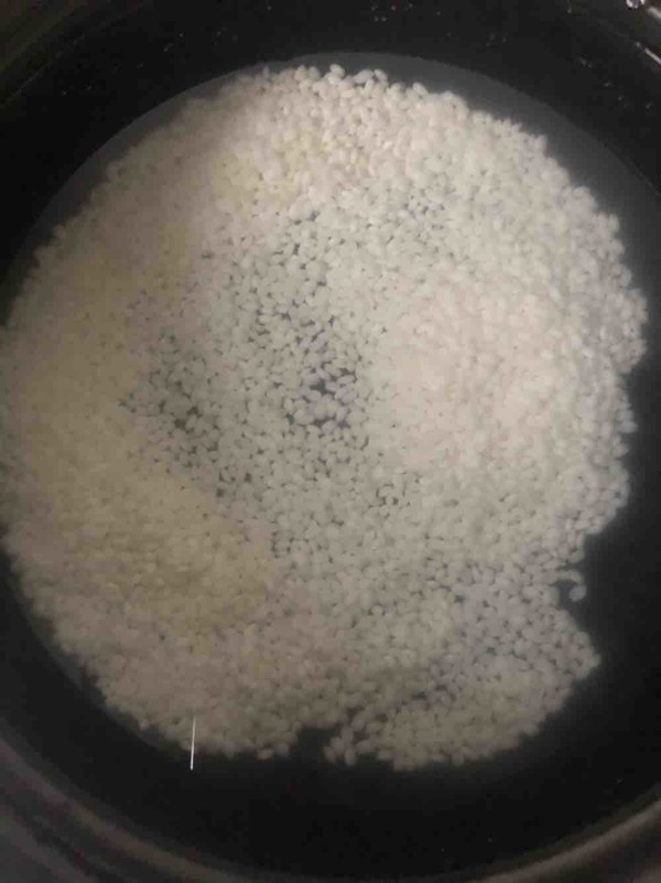干贝瘦肉砂锅粥的做法步骤：1