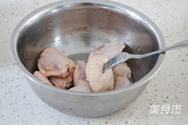可乐鸡翅的做法步骤:2